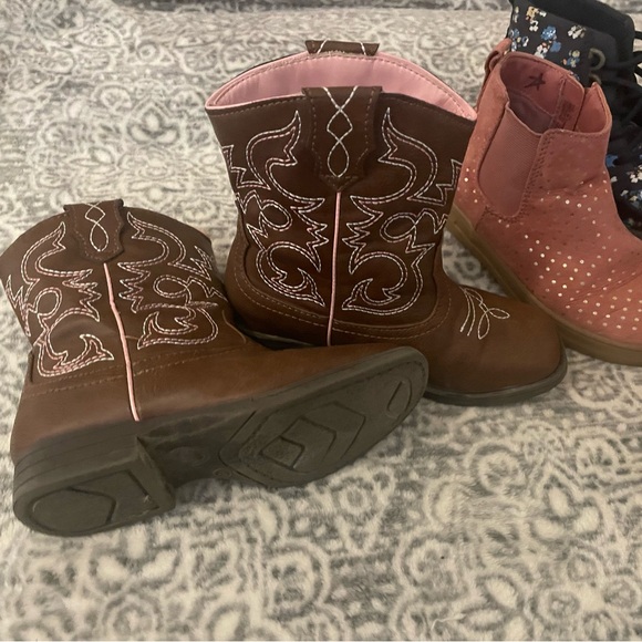 Toddler 10 Girls boots 3 pairs - Picture 5 of 6